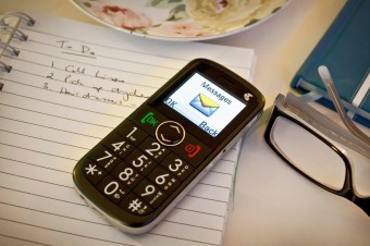 Best Big Button Cell Phones for Seniors
